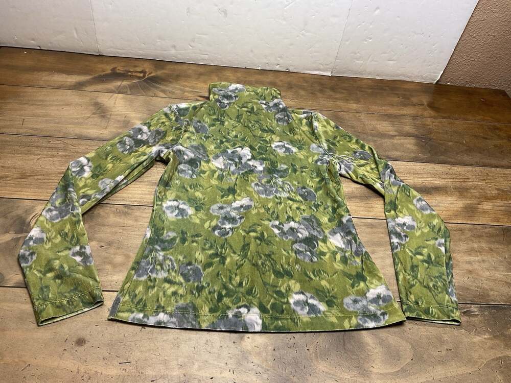 Tuckernuck Muted Meadow Velvet Turtle Neck Green Floral Size Small